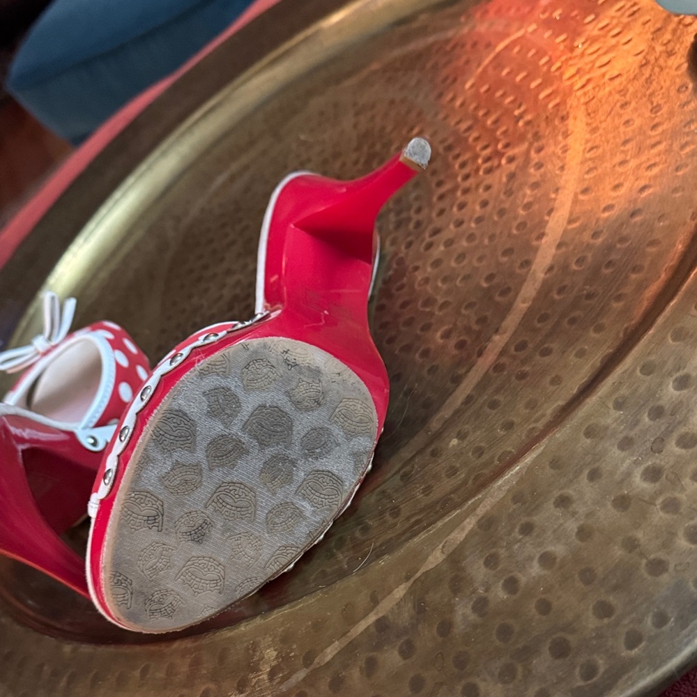 Crown Vintage Betty Boop Red Polka Dot Heels with Bow - Picture 6 of 6